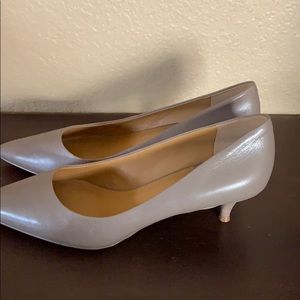 Nine West bone color kitten heels sz 8 NEW